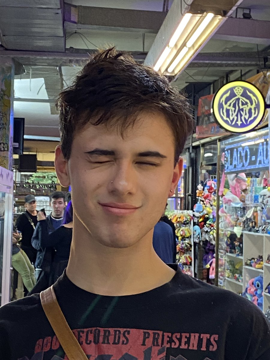 ya hace 1 año q m pusw los piercings ahre q subia no