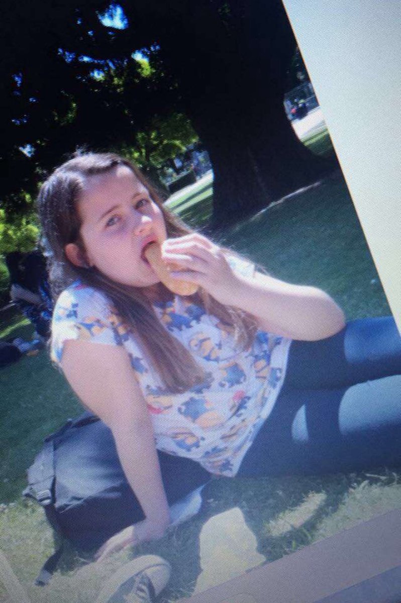 Saskiateague's tweet image. Been getting a lot of ‘why didn't you speak up about immigration 10 years ago!!!!’ sorta comments
Well, I was 13 living my politically unaware life with my baguette and my minion top.
Little me was very shy, a lot has changed 😂