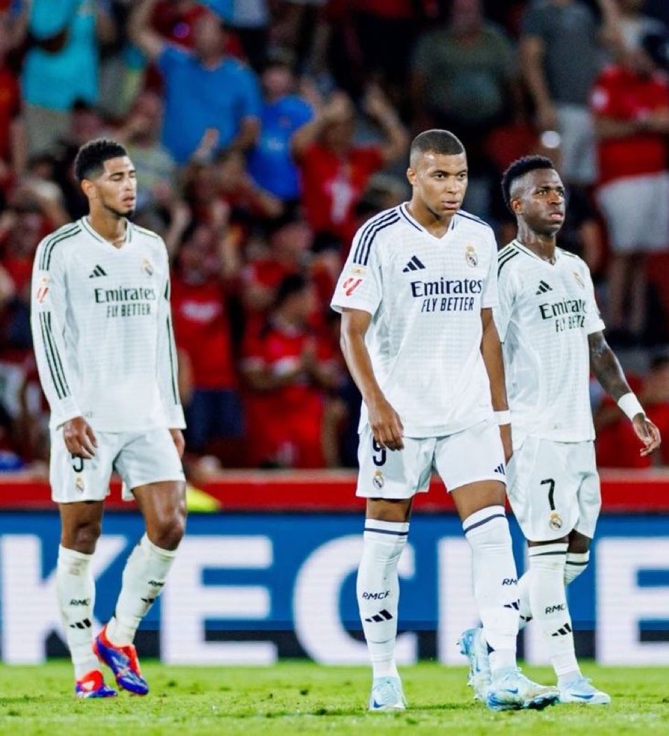 InfiltradoRM's tweet photo. Palmer, Joao Pedro, Neto.. 

ELLOS SI CORREN. 

@realmadrid vergüenza https://t.co/2jP1Aie0HM