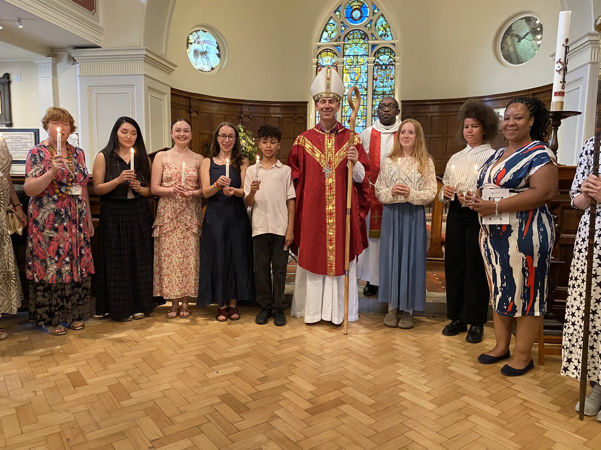 MartinGainsbor1's tweet image. Two fabulous confirmations both a stone’s throw from the river. St Michael Barnes and St Mary’s Battersea. Diverse ages, diverse stories, united in their desire to be follow Jesus. A joy and a privilege to see faith blossoming! @SouthwarkCofE