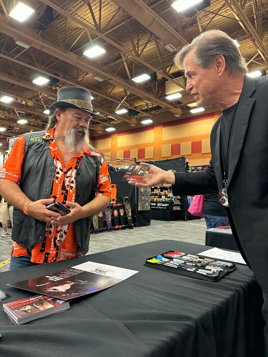ShogunFilms's tweet image. The legendary Michael Paré promoting our latest movie HELLOWEEN at Mad Monster convention in Arizona this weekend! Release details very soon!