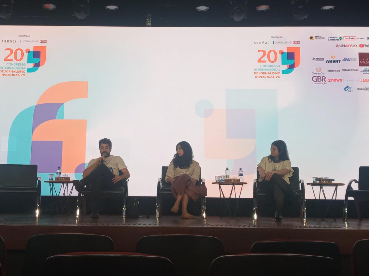 abraji's tweet photo. SIGMA Awards é uma das mais importantes premiações internacionais de jornalismo de dados! 
Venha conferir os bastidores desse evento, com os jornalistas Flávia Schiochet (@FlaviaSchiochet), Bruna Borges e Bruno Abbud (@babbud). Estamos #AoVivo, aqui no #DomingoDeDados: https://t.co/HRe1YJN9uq
