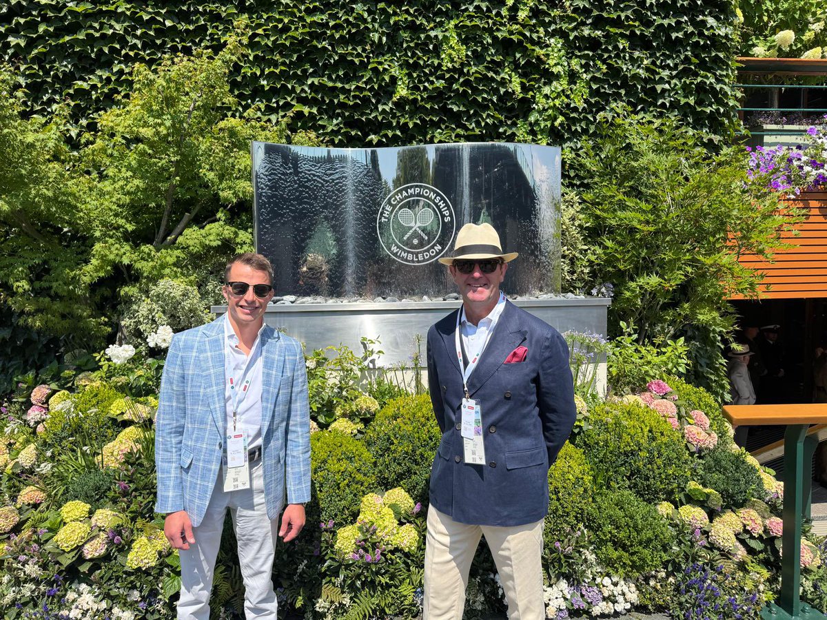 WilliamBuickX's tweet image. A special day to be at @Wimbledon 🎾
Thank you @emirates and congratulations @janniksin 💙