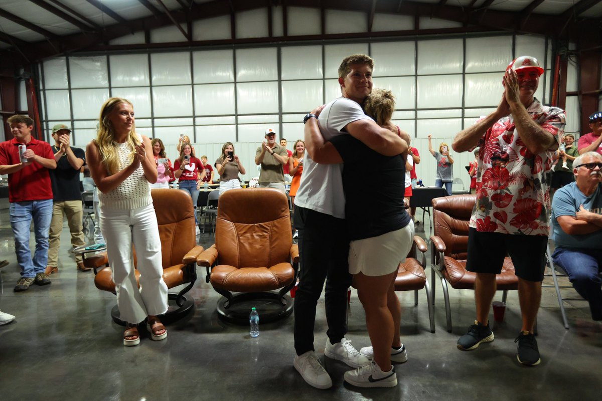 Minor League Baseball (@milb) on Twitter photo An unforgettable day for Gage Wood and his family ❤️
The Arkansas RHP was selected with the No. 26 overall pick by the <a href="/Phillies/">Philadelphia Phillies</a>. An unforgettable day for Gage Wood and his family ❤️
The Arkansas RHP was selected with the No. 26 overall pick by the <a href="/Phillies/">Philadelphia Phillies</a>.
