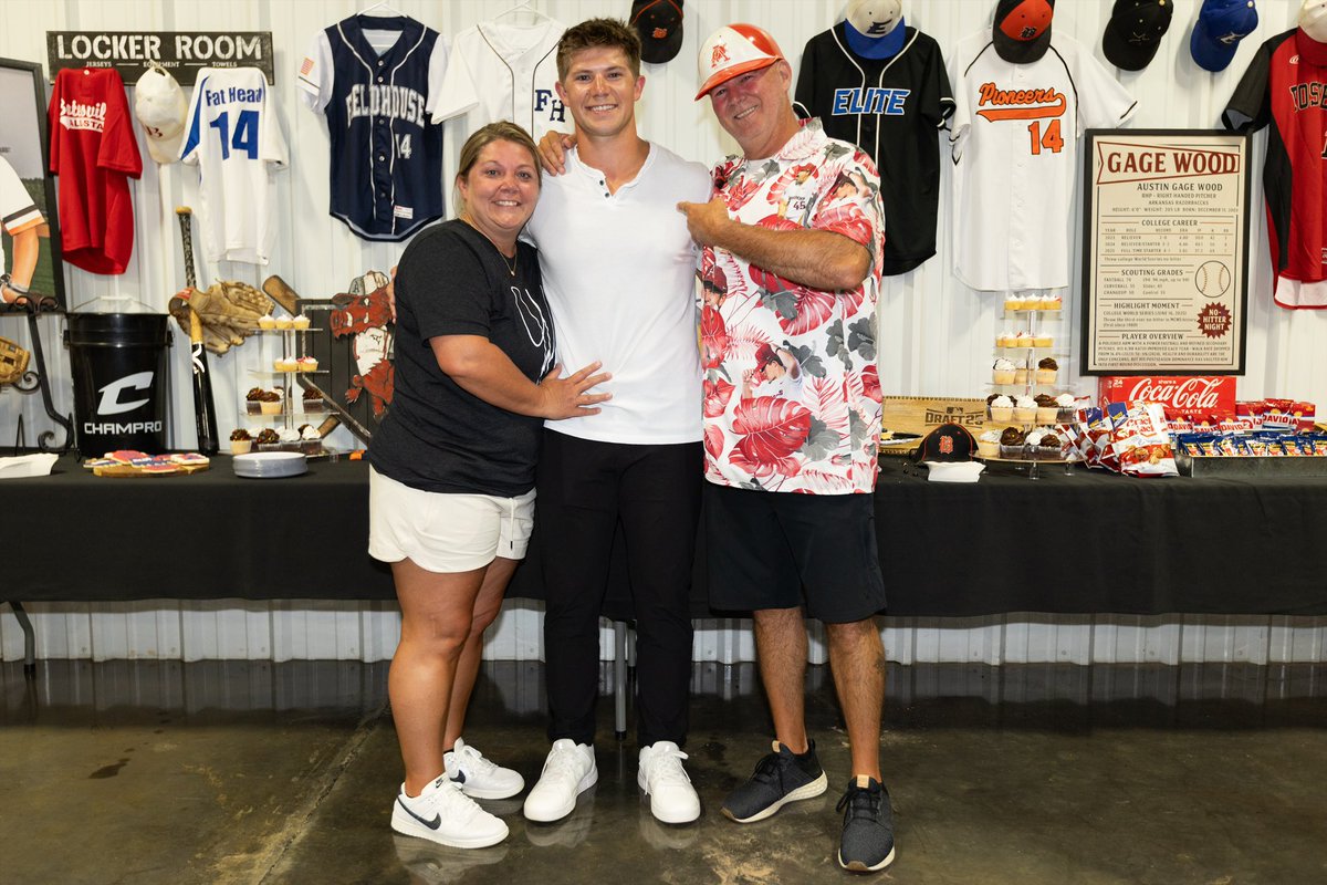 MiLB's tweet image. An unforgettable day for Gage Wood and his family ❤️

The Arkansas RHP was selected with the No. 26 overall pick by the @Phillies.
