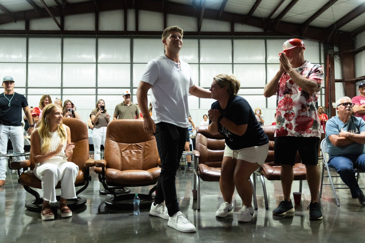 MiLB's tweet image. An unforgettable day for Gage Wood and his family ❤️

The Arkansas RHP was selected with the No. 26 overall pick by the @Phillies.