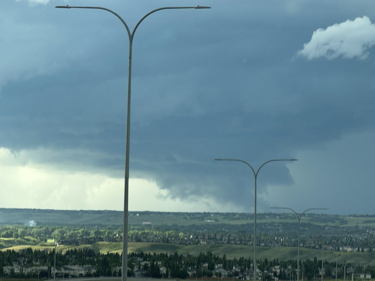 adolwyn's tweet image. View of the storm approaching Calgary. Looking NW from west #yyc. #abstorm