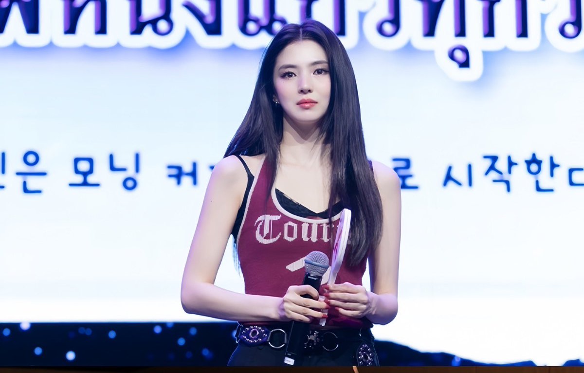 HanSoheeTeamTH's tweet photo. [📸] 250712 — 2025 HAN SO HEE 1ST FANMEETING WORLD TOUR [Xohee Loved Ones,] in BANGKOK

เราจะรอโซฮีกลับมาหาพวกเราอีกนะ 💜✨

#ฮันโซฮี #HanSohee #한소희
#XoheeLovedOnes_in_BANGKOK https://t.co/oIjtSA9O4R