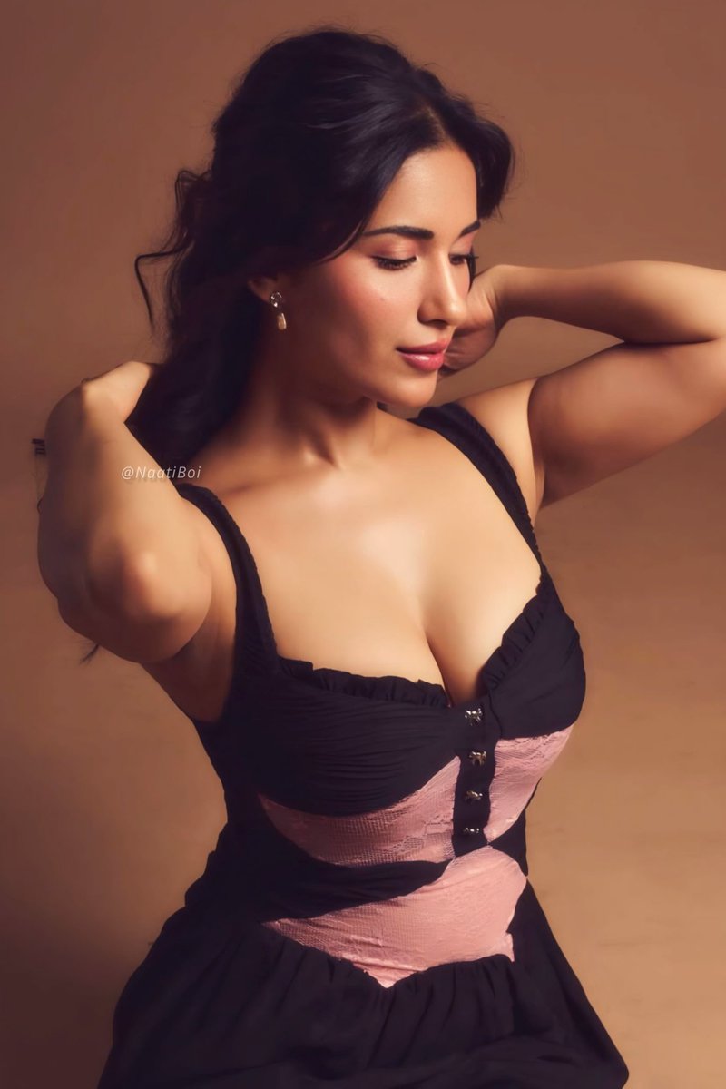 RocketRampz1's tweet photo. #RuhaniSharma
Lot 1 https://t.co/LdfkqGEFxE