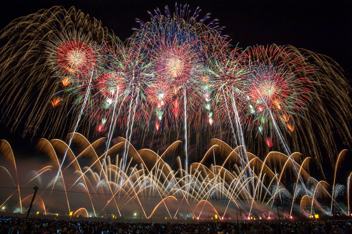 jalpakcojp's tweet image. 「秋田大曲花火―秋の章―」
~夜空の花に酔いしれる~ 2・3日間🎆
地元花火師による劇場型花火を
楽しみませんか?✈️
🍁花火を間近で楽しめる観覧席をご用意
🍁#JAL オリジナルエコバッグなど
鑑賞グッズ付き
🍁観光付きとフリーコースから選べる!
▼10/3・4出発限定!
jal.co.jp/jp/ja/domtour/…