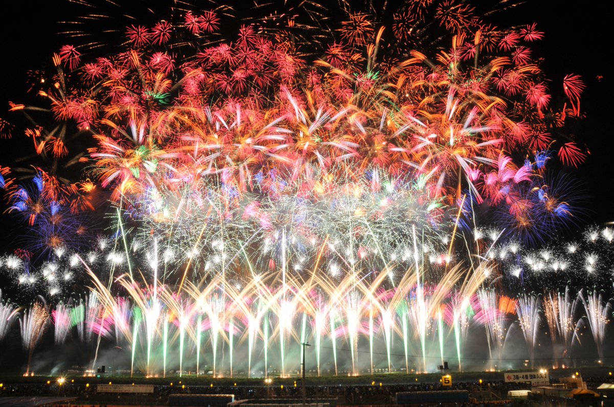 jalpakcojp's tweet image. 「秋田大曲花火―秋の章―」
~夜空の花に酔いしれる~ 2・3日間🎆
地元花火師による劇場型花火を
楽しみませんか?✈️
🍁花火を間近で楽しめる観覧席をご用意
🍁#JAL オリジナルエコバッグなど
鑑賞グッズ付き
🍁観光付きとフリーコースから選べる!
▼10/3・4出発限定!
jal.co.jp/jp/ja/domtour/…