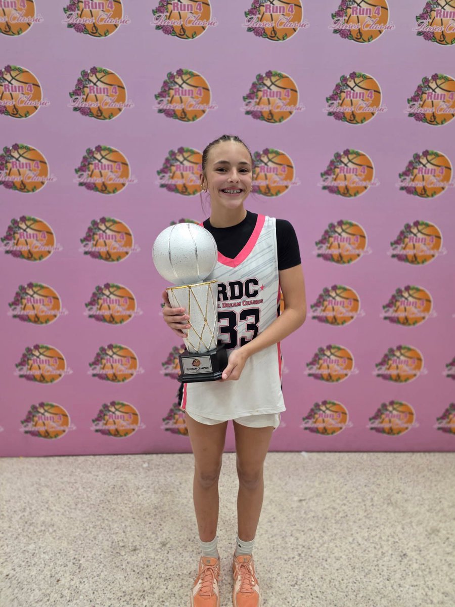 Maelie Still tweet media