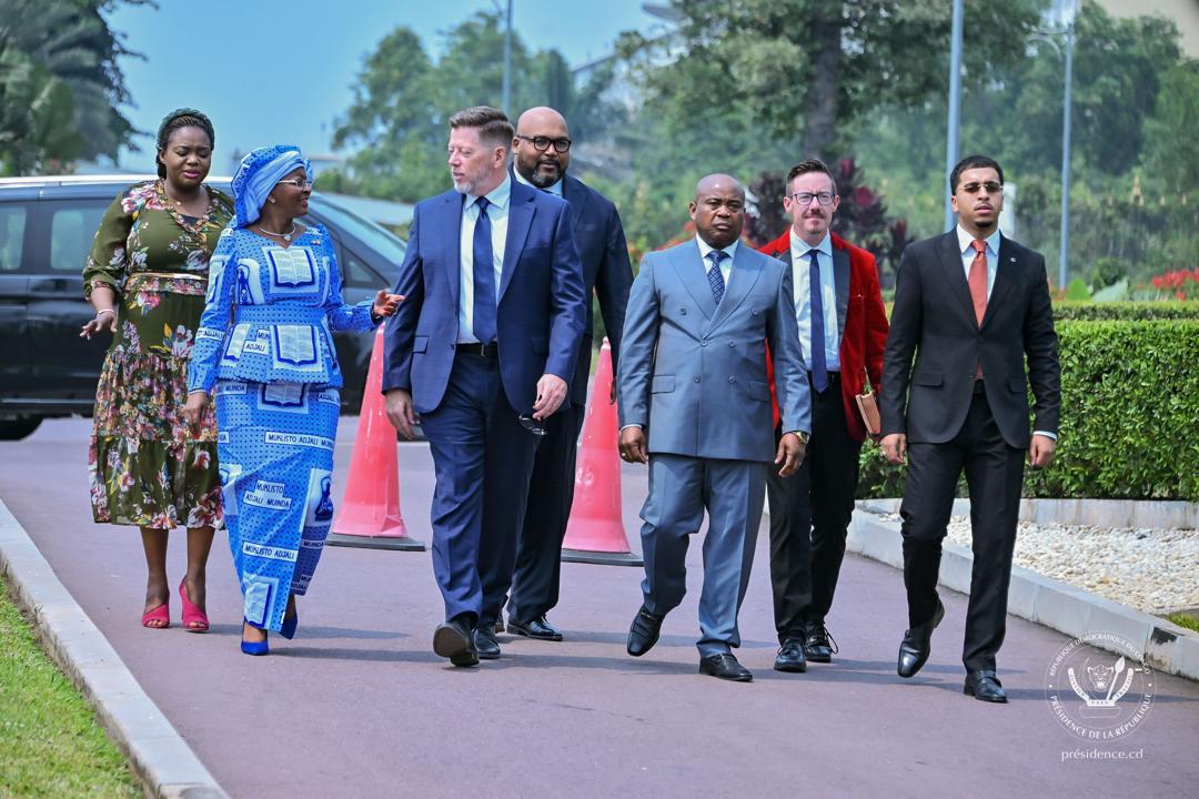 laplumesacree's tweet photo. Solidarité internationale et diplomatie spirituelle : Nathalie-@AzizaMunana  aux côtés du Bureau de la foi du Président Trump chez le Président Tshisekedi. @Presidence_RDC https://t.co/HM6XKTINNo