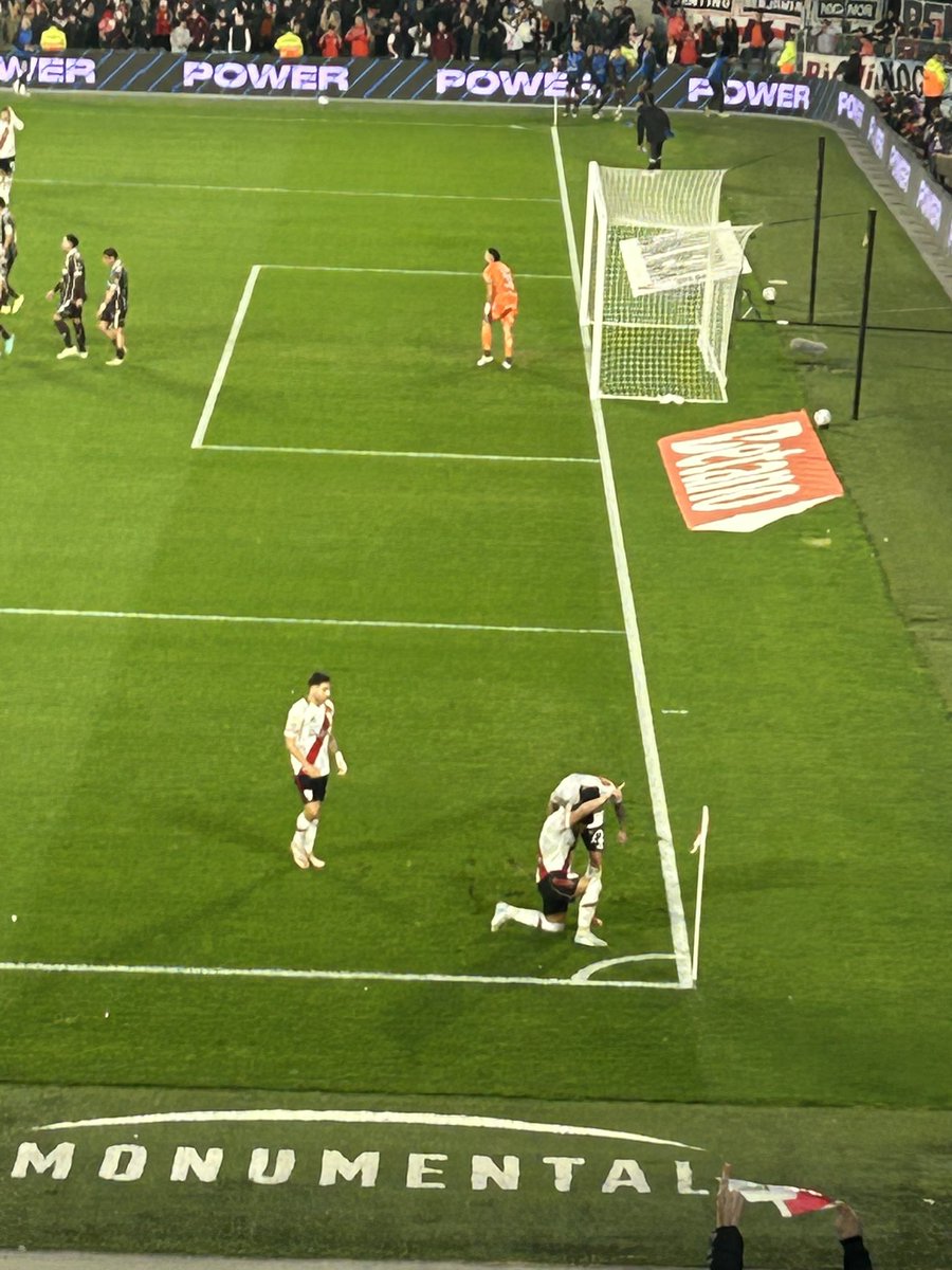marcebrachetti_'s tweet photo. A lo matador, si sr así festejó el gol Maxi Salas tras convertir su primer gol con la camiseta de #River 
El nuevo matar Salas, dale que va, Maxi https://t.co/JG8QElO5d1