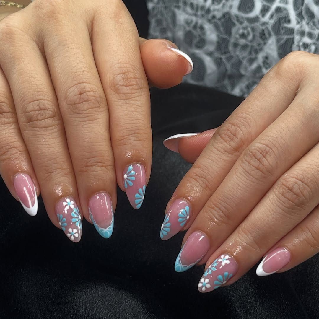 bellevanail's tweet image. Nails done by Jessi 🦋🌸

Book your appointment:
📍 2200 W University, Denton, TX 76201
📞 (940) 514-1808
#nailgelpolish #nailscare #artificialnails #nailsdesigns #manicuretop #manicureprofissional #yellownails #nailschool #nailarttutorial #classynails #nailsgelpolih