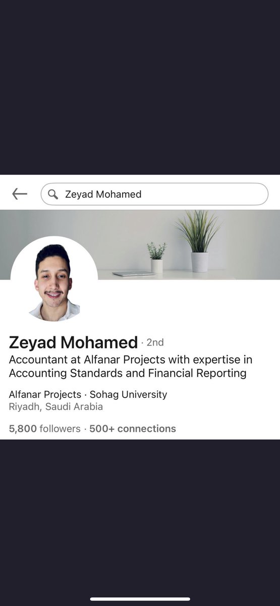 محاسب مصري يسيء للسعودية!! 
مصري في شركة <a href="/alfanar_company/">alfanar | الفنار</a>، للأسف شركة سعودية، ينتقد خططها ومشاريعها.

الرجّال ما خلا شيء، صاير يذم على أنظمة الدولة ويتدخل في شؤون ما له دخل فيها أبدًا، وكأن البلد سايبة!

واللي يزيد القهر، يسوي ريبوست لمحتوى من صفحات تسيء للمملكة بشكل واضح وصريح!