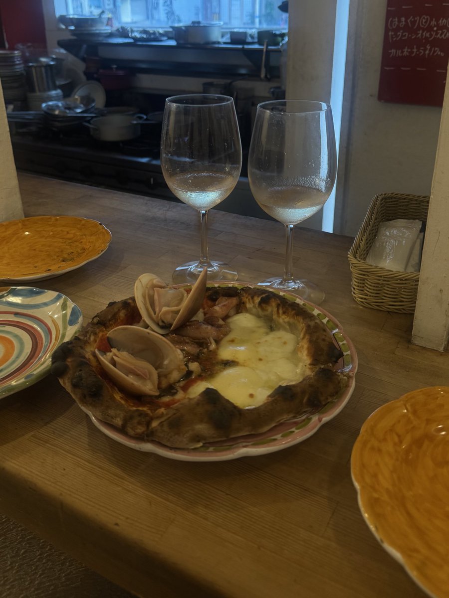 __mefil__'s tweet photo. 🥂🤍 https://t.co/by1R0m5v4y