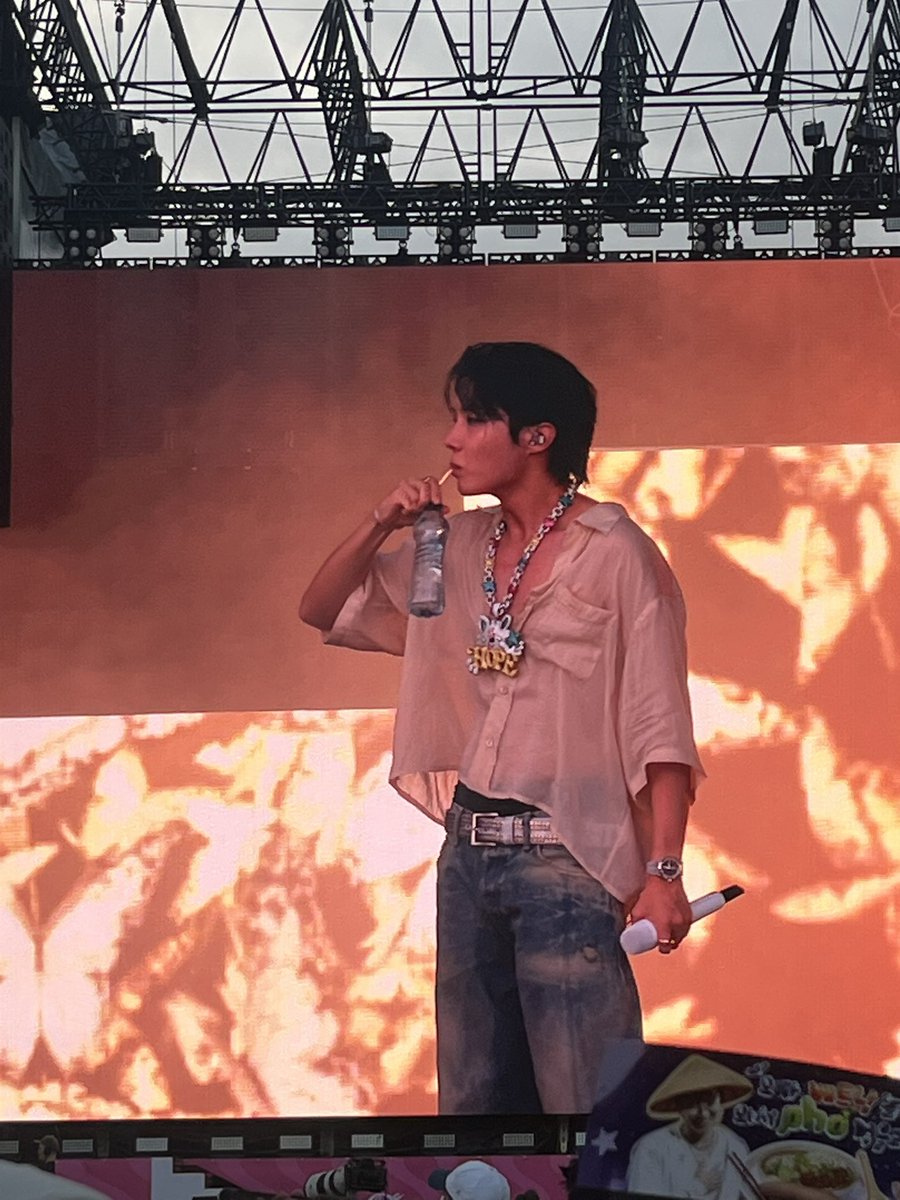 rina 🇵🇸 tweet media