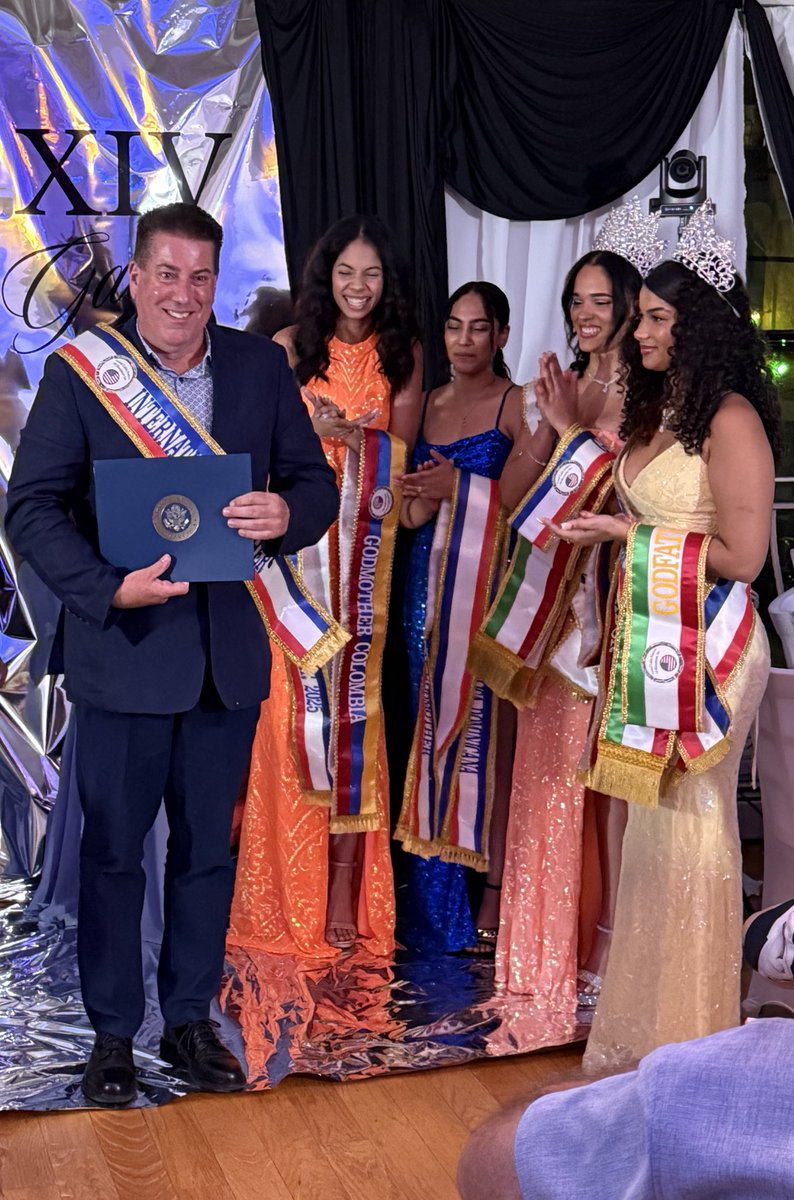 MarkSvensson's tweet image. It was wonderful attending the United Latin Festival's gala last night, and to be amongst so many of my dear friends from our vibrant latin communities. I want to congratulate each of this year's deserving honorees. I also want to congratulate the organizing committee and…