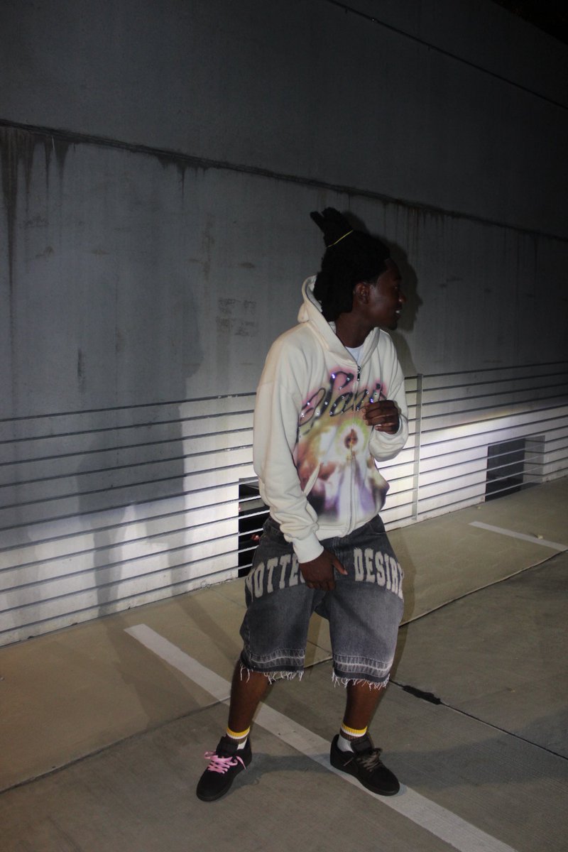 whitebrickz_'s tweet image. Feel different when you stay down and stick to the plan 🚀