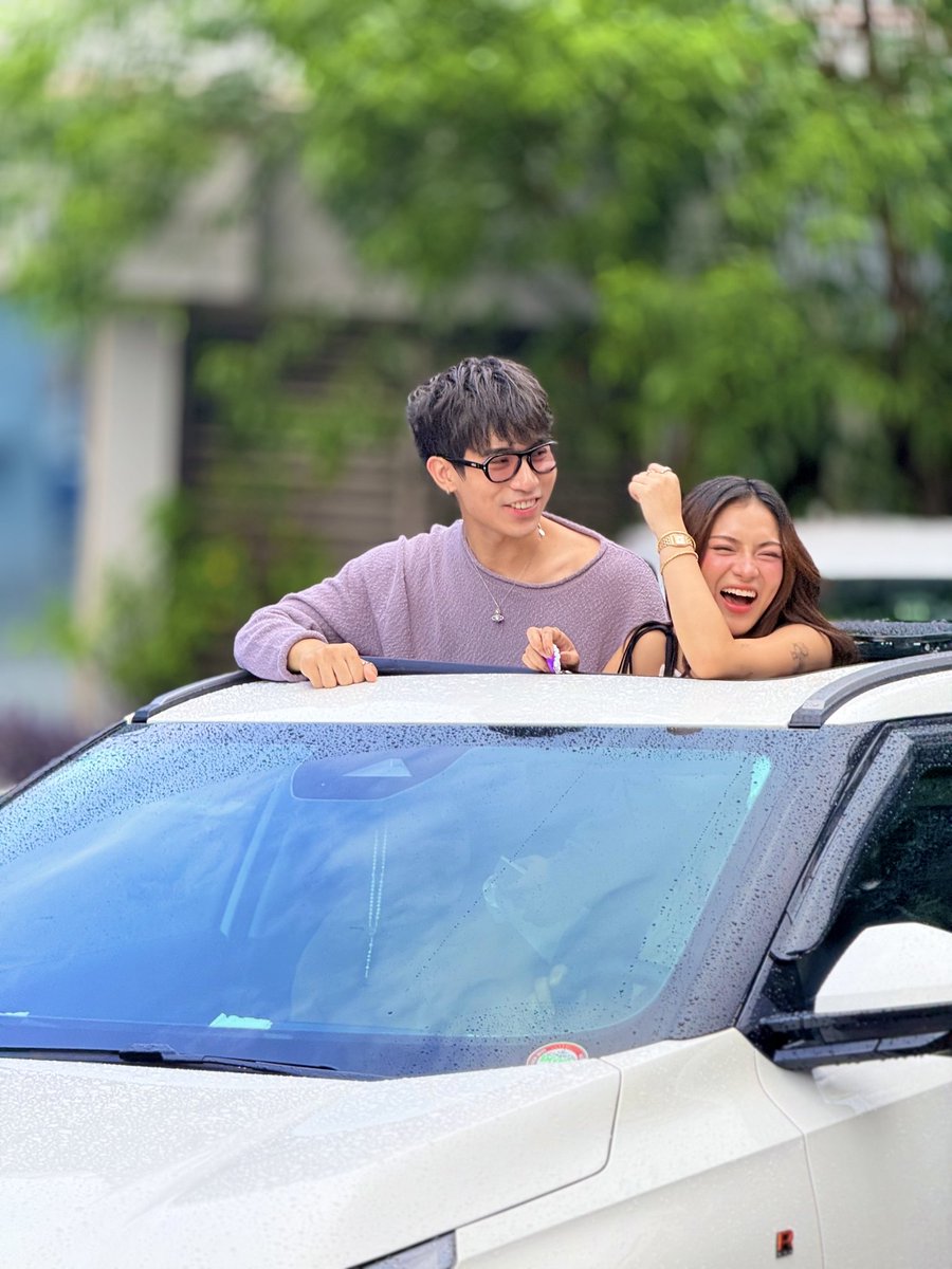 soobinsdragon's tweet photo. Ang saya saya naman ng Couple of the Year na ito!!! 😂🙈💜

#MikBrent
#BreKa https://t.co/W9rYKeERUn