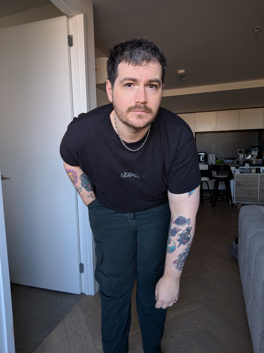 rocklegend1203's tweet image. last selfie is u on the outside 
last meme is u on the inside