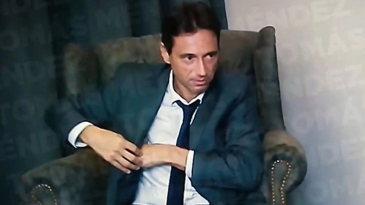 Cómo te da la cara para opinar de la política de otros clubes cuando tu presidente es este tipo