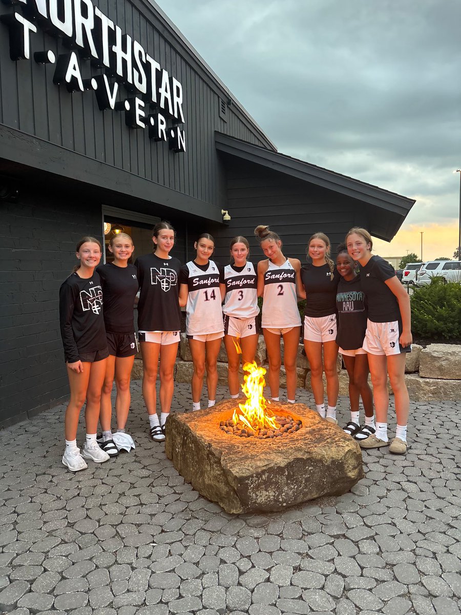 1️⃣4️⃣u Black ⚫️ caught FIRE 🔥 this weekend, finishing with back-to-back Ws to wrap up their competition at the North Tartan Meltdown‼️

This squad BATTLED 🤜🏻 and also celebrated with some cupcakes for Harper Larson’s birthday!

#SanfordSports | #TogetherAsOne