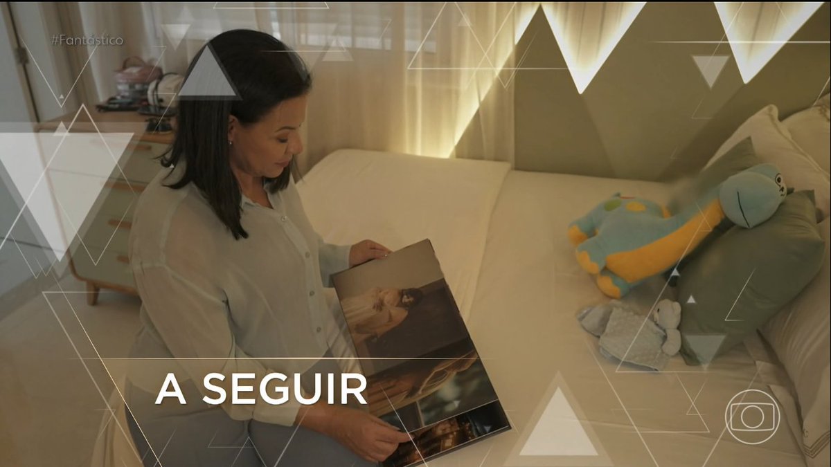 ela pra produção : filma eu vendo as fotos , eu quero que as pessoas fiquem humanizadas me vendo