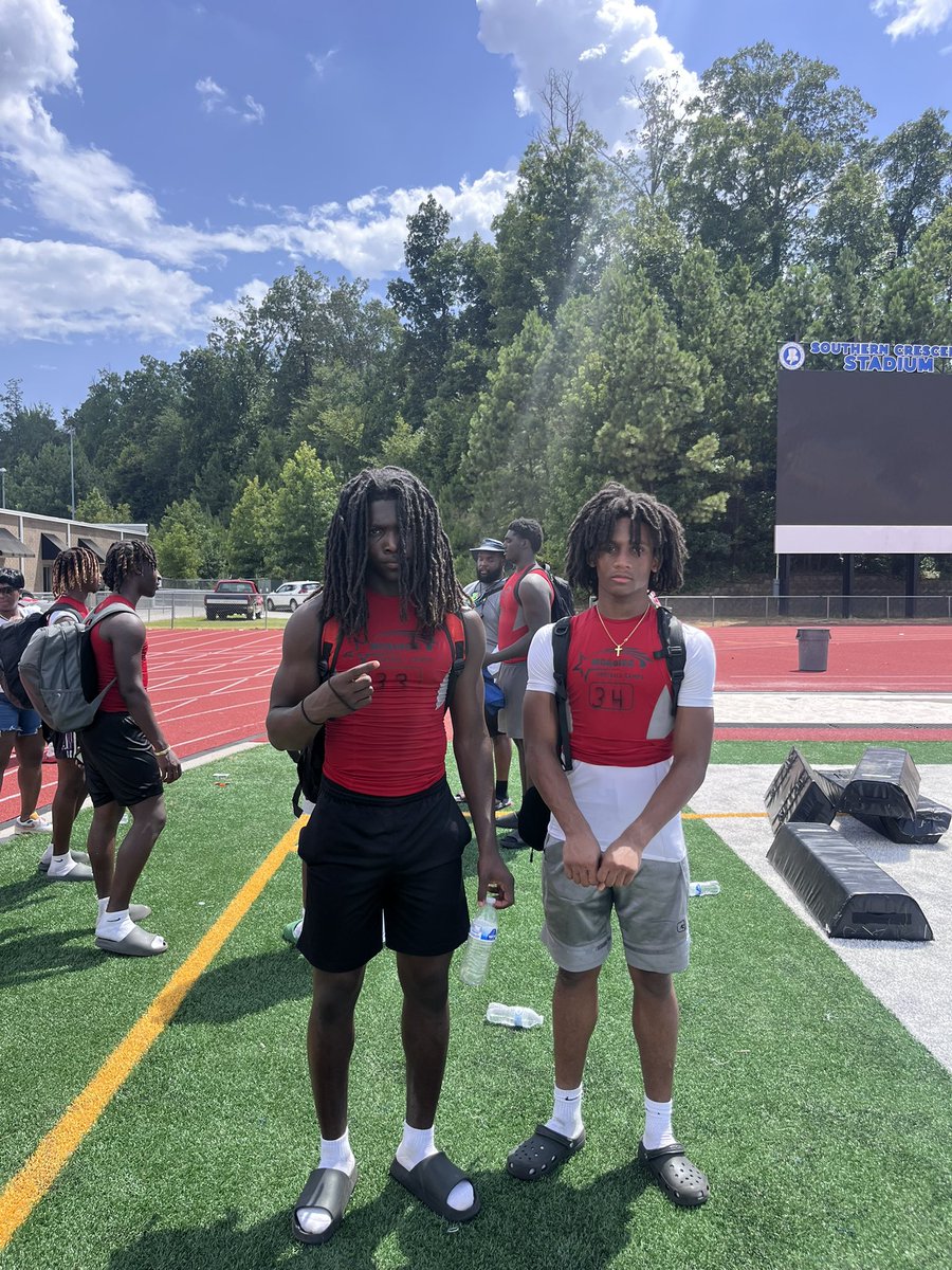 BenjaminMyles16's tweet image. Had a good time at MCA rising senior camp. @JHSCardinalFB @RecruitGeorgia
@BigFaceSportss @GeorgiaPrepMag
@CoachDaniels06 @BALLERSCHOICE1 @NEGARecruits @MCARisingSenior
@artink67 @Subzero06 @MCAOFGA