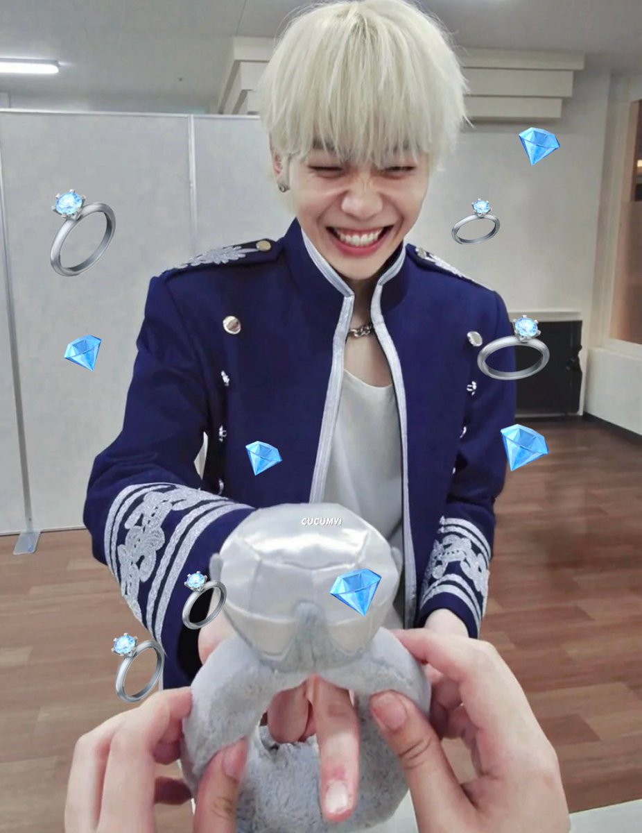 cucumyii's tweet photo. 생일 축하해 💍
#여름하늘처럼_반짝이는_태민이생일
#夏の空のように_輝く_テミンの誕生日
#BlueSummerBoy_TAEMIN_BDAY
#Hifiunicorn #テミン https://t.co/XLmMnBvMru