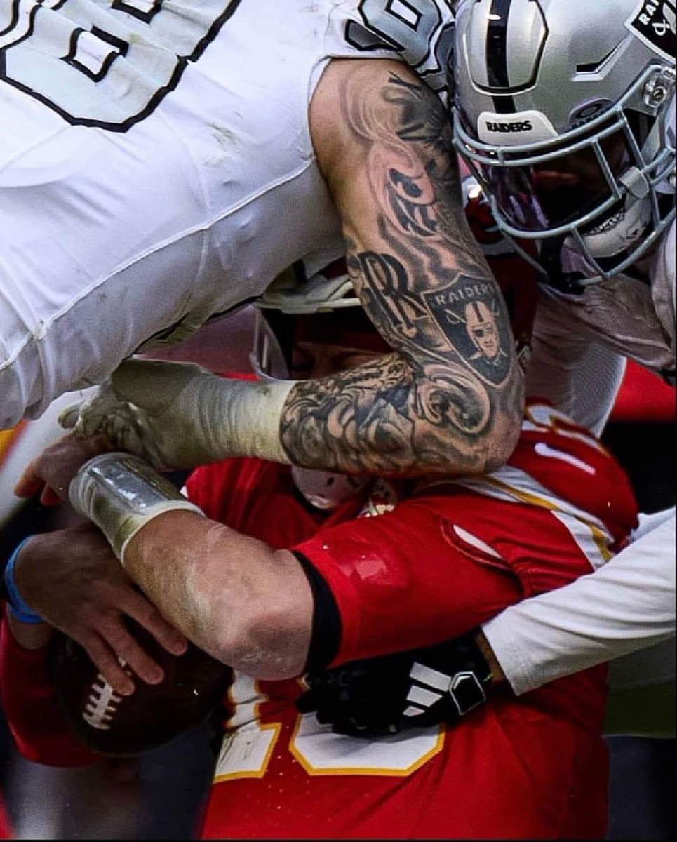 Maxx Crosby says hello to Patrick Mahomes. #Raiders #RaiderNation