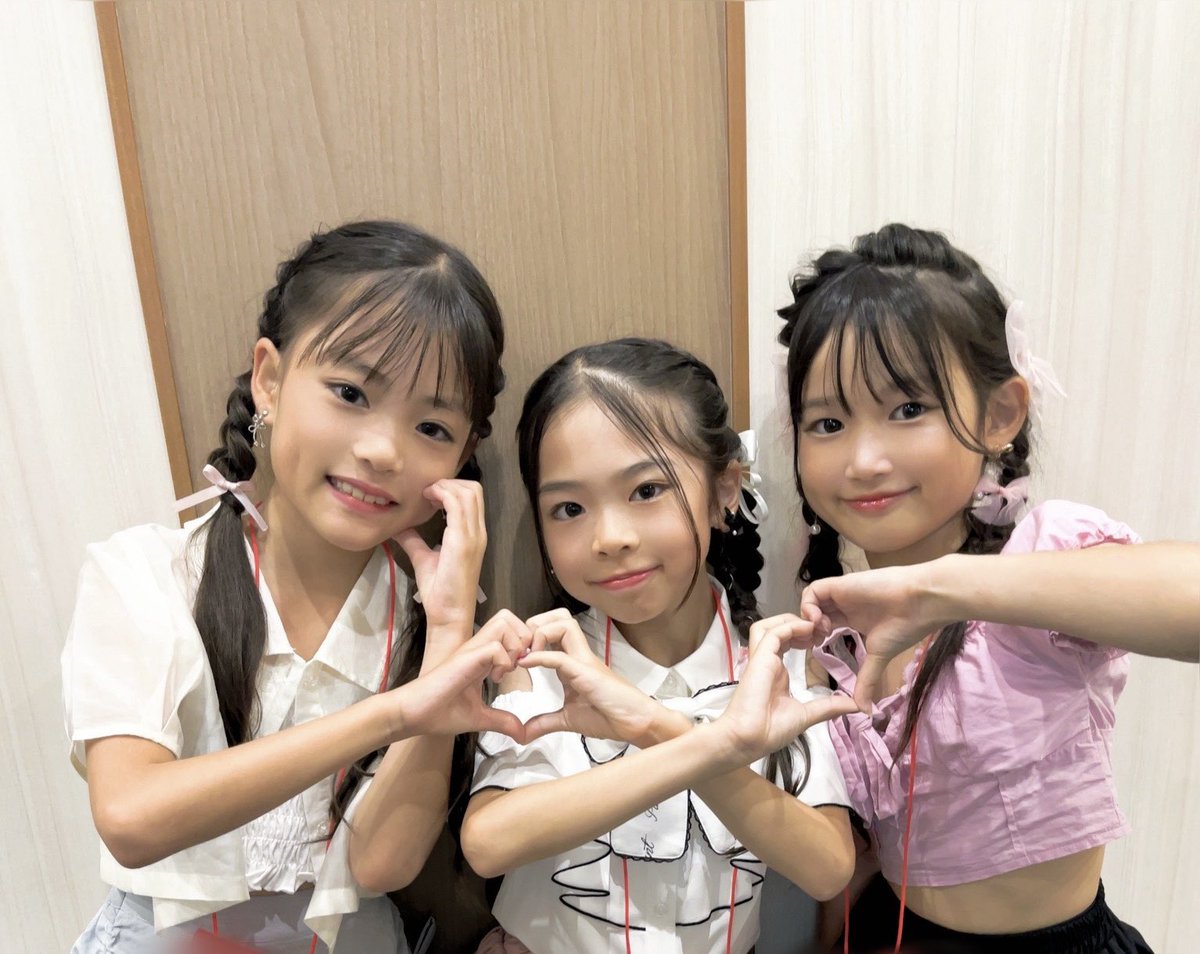 練習もあって配信時間少し短めだったり親子揃って体調崩してしまったり学校のお祭り🍧は今年は参加出来なかったけど2日間イベント楽しかった💖
そんな中でも毎日応援してくださる方、時間合う時には来て応援してくださる方、時間合わずで動画に送ってくださってる方ありがとうございます😭🫶🏻︎︎