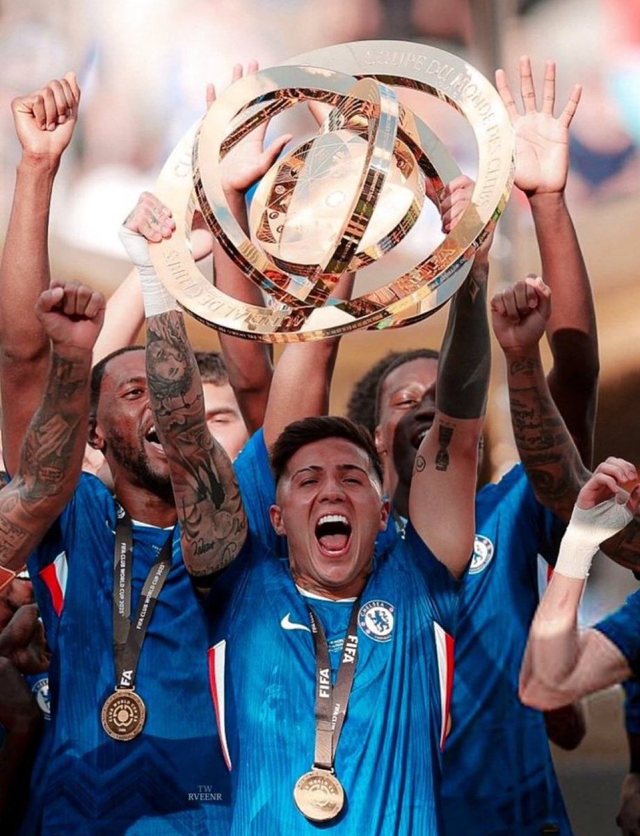 🚨🚨🚨🚨🚨🚨🚨🚨🚨🚨
  
A FIFA reconheceu o Chelsea como o primeiro campeão do Mundial de Clubes.
  
Os vencedores do formato anterior serão renomeados para campeões intercontinentais.
  
🗞️ FIFA