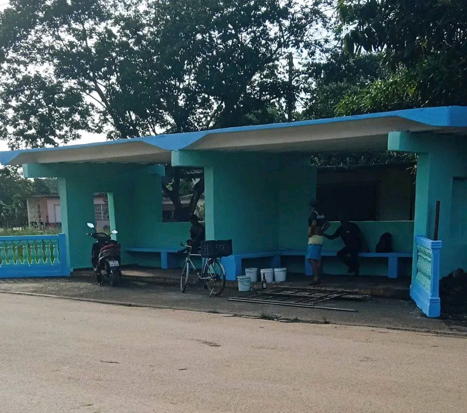 LaydisReynosa's tweet photo. #MoaPrimeraPorElTrabajo se viste de gala con las acciones que se realizan en la remodelación y embellecimiento de las paradas en saludo al 26 de Julio.
#HonorHolguinero
#EnMoaPodemos
#Cuba https://t.co/tKv4ulwfrn
