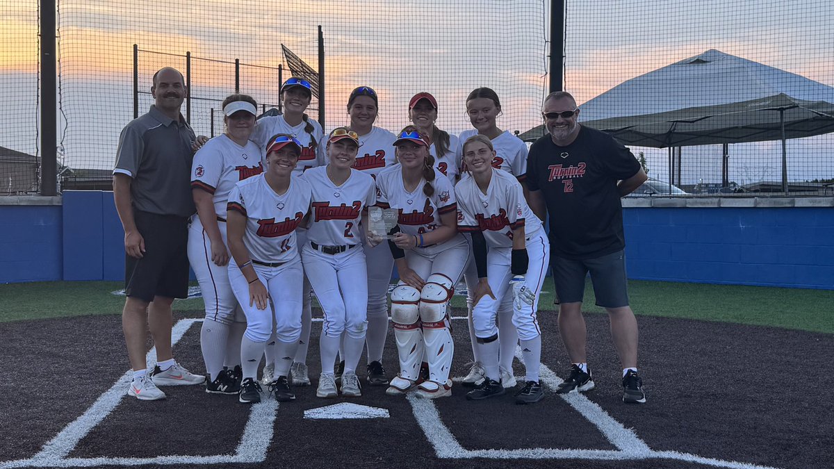 Turnin2W's tweet image. Stingrays College Showcase Premiere Pool Champs!!!!
Did it with 9 ladies, such a group effort!
We missed our Ginny, Lilly, and our poor Peyton was sick. Walk off in the Semifinals and a Shutout to win it all!
Girls went 7-0 for the weekend!