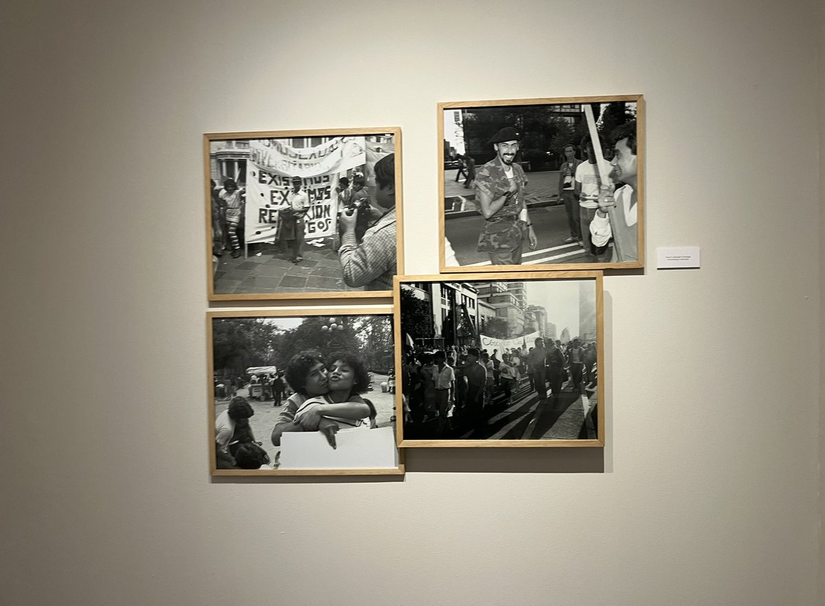 “En mi cama mando yo” sobre las marchas del orgullo homosexual en la Ciudad de México de 1980-1993. Documentación fotográfica de Armando Cristeto Patiño, en el Museo Archivo de la Fotografía.