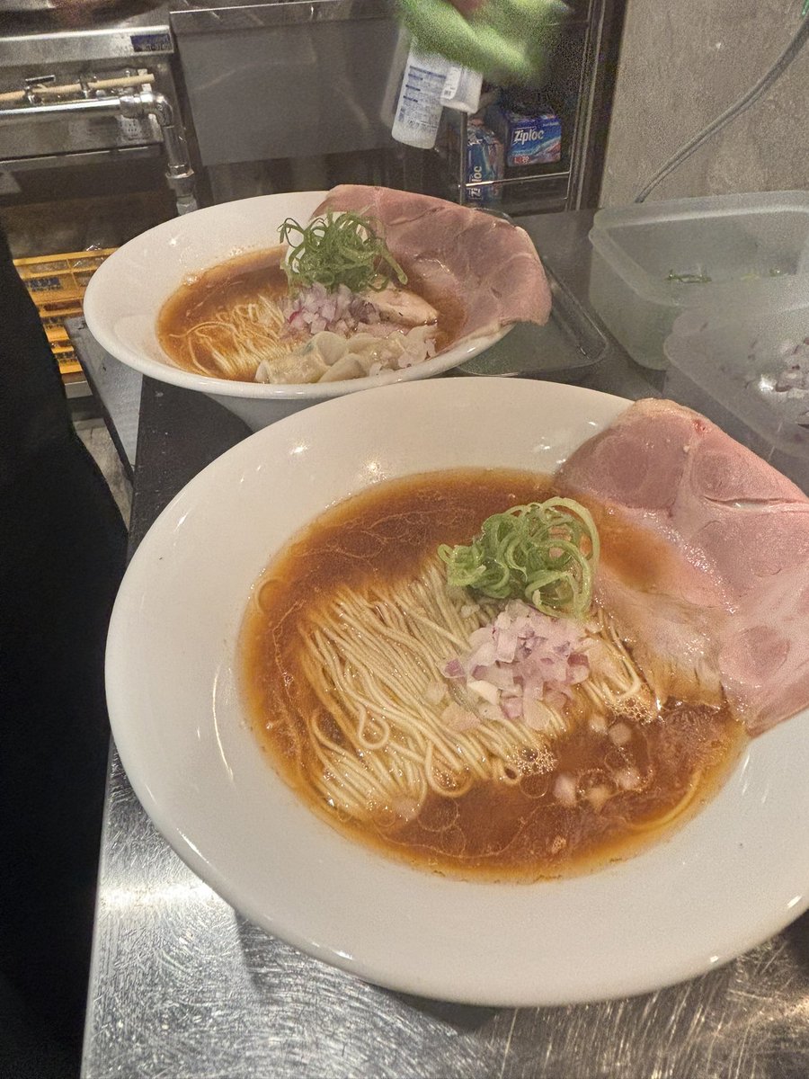 RAMEN_KAIBUTSU's tweet image. あいにくの雨ですが
11時からオープンします🍜