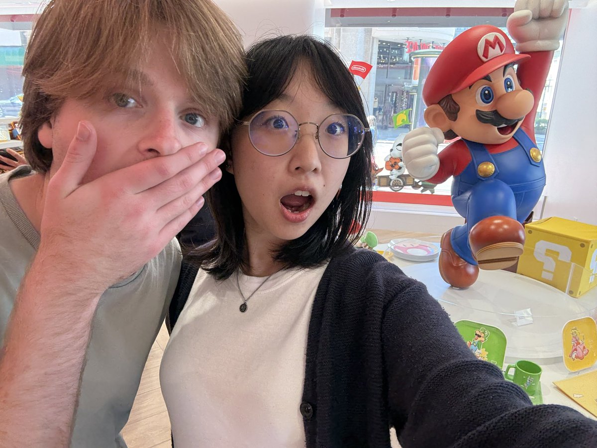 chojihuu's tweet photo. 📍nintendo store, san francisco https://t.co/smBW0TitQ4