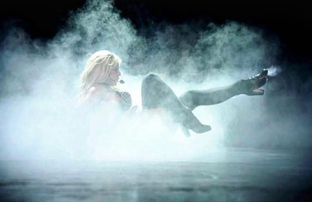_ItsBritneyMeme's tweet image. Britney Spears 💋
