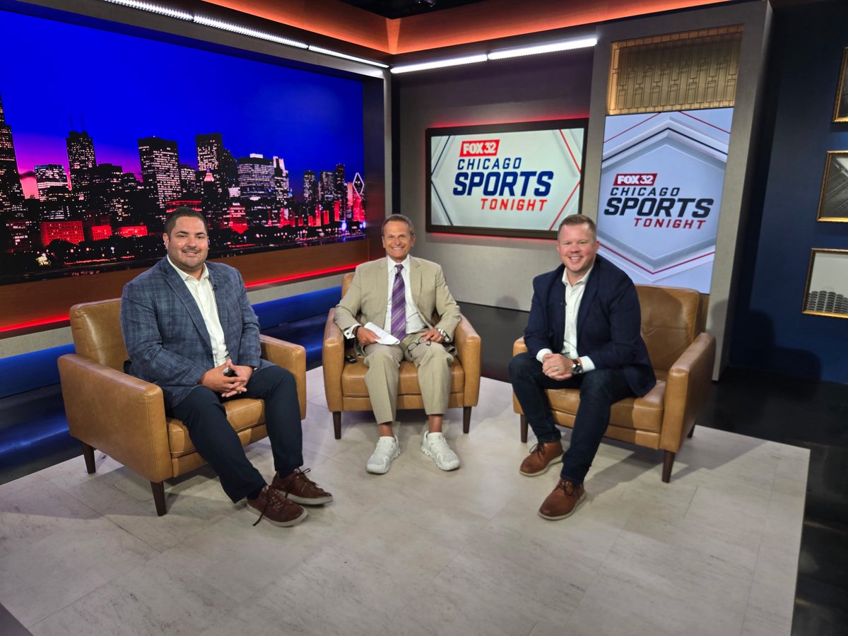 LouCanellis's tweet image. Chicago Sports Tonight, 10pm Fox 32 WGN’s Kevin Powell & The Score’s Chris Emma join me, should #cubs swing for fences & trade away #1 prospect for pitching? #bears rookies ready for training camp so which rook will we be all over? @CEmma670 @kpowell720 @670TheScore @WGNRadio