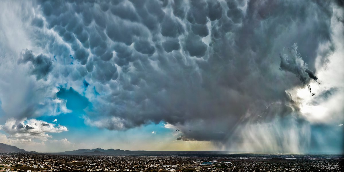 raychiarello's tweet image. Mammatus clouds over El Paso's west side this evening!
#Monsoon2025 #ElPaso #Texas #epwx #txwx #StormHour #DJIMini3Pro #Drone @KTSMtv @NWSElPaso @HannahKFOX14