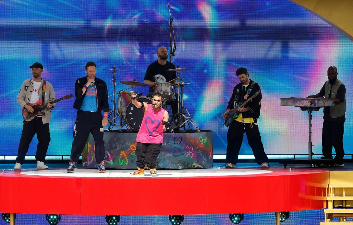 más Coldplay tweet media