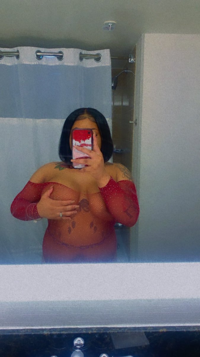 imchinkk's tweet photo. SILENT SEND ? Make my day . 

Just ask me for my cash app or Apple Pay or Zelle . That’s all I want to hear . 

#paypig #humanatm https://t.co/iAmV7nEmrF