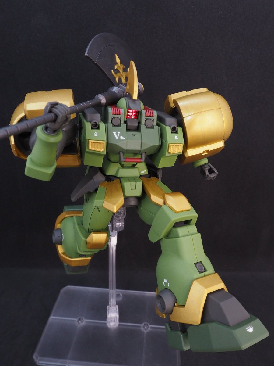 MS06FZ0080BZ's tweet image. 新機動戦士ガンダムW G-UNIT
星屑の三騎士
HGレオン完成
部分筆塗りグラデーション
ファインゴールドで黄金マシマシ
筋肉は全てを解決する
無頼漢
#ガンプラ
#プラモデルライフ