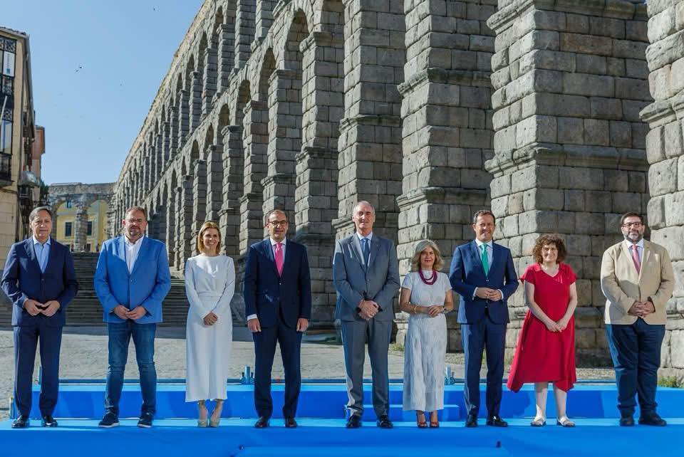 Carlos García Carbayo (@cgcarbayo) on Twitter photo 🤝 #Segovia ha sido el escenario de la Asamblea General del <a href="/GrupoCPHE/">Ciudades Patrimonio</a> donde los alcaldes de las ciudades Patrimonio de la Humanidad hemos tratado el impulso de las agendas turística, cultural y patrimonial de nuestras urbes. 🤝 #Segovia ha sido el escenario de la Asamblea General del <a href="/GrupoCPHE/">Ciudades Patrimonio</a> donde los alcaldes de las ciudades Patrimonio de la Humanidad hemos tratado el impulso de las agendas turística, cultural y patrimonial de nuestras urbes.