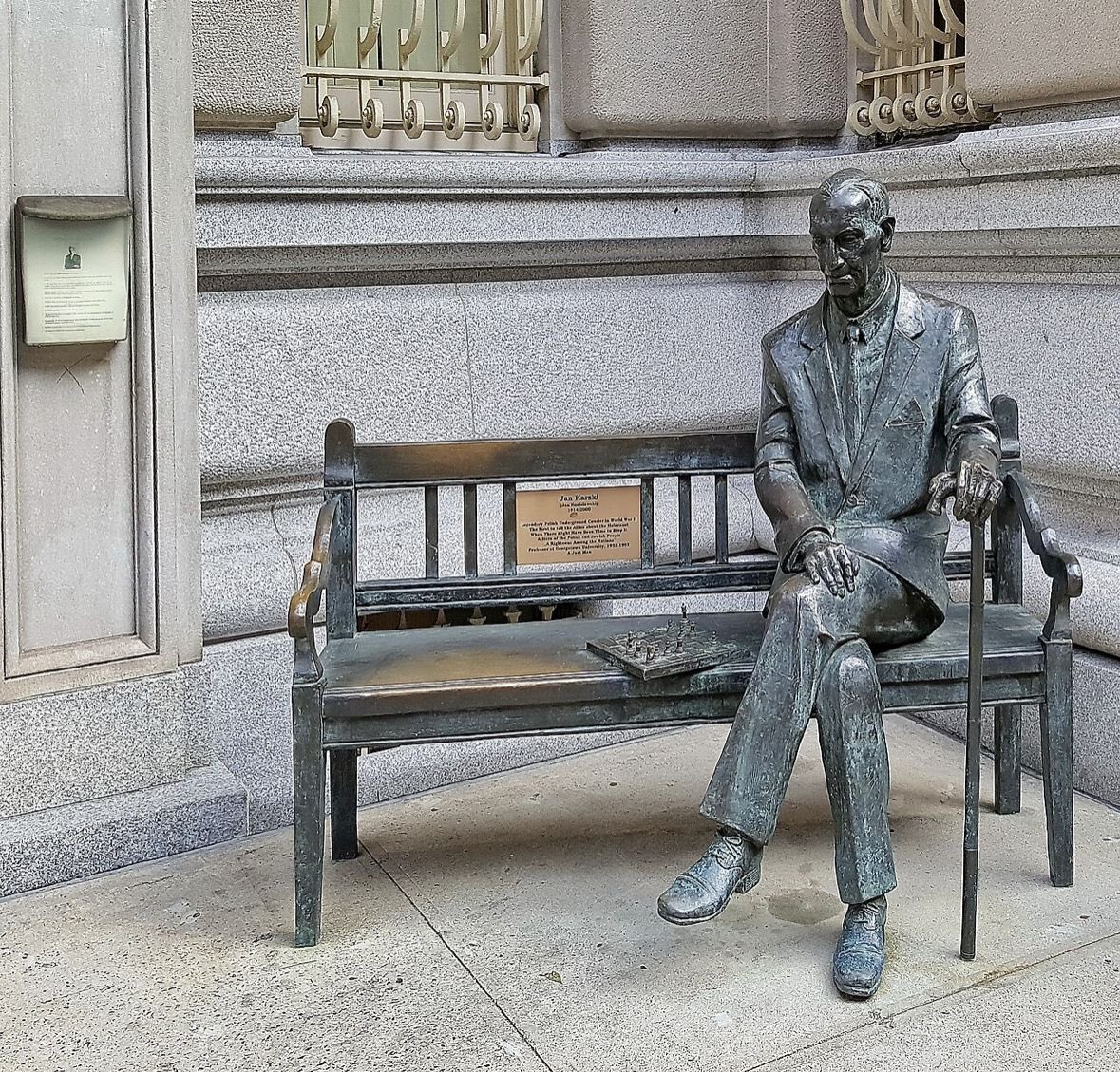 📜 On the 25th anniversary of Jan Karski’s death, we honor a man whose voice broke through silence and indifference. His story lives on as a reminder that memory must be protected — with courage and integrity.