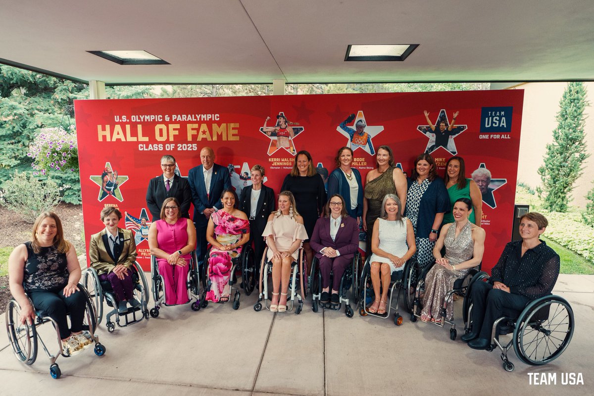 TeamUSA's tweet image. From winning gold in Athens to being inducted into the #TeamUSAHOF, this team is forever family. 🫶