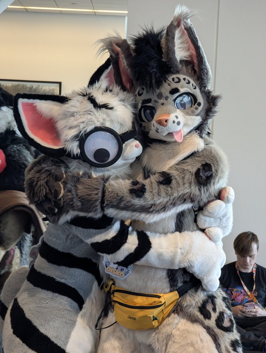 <a href="/Rike_Lion/">Rike</a> <a href="/KotetsuNyann/">Kotetsu.bsky.social</a>!!! I love his suit so fkn much