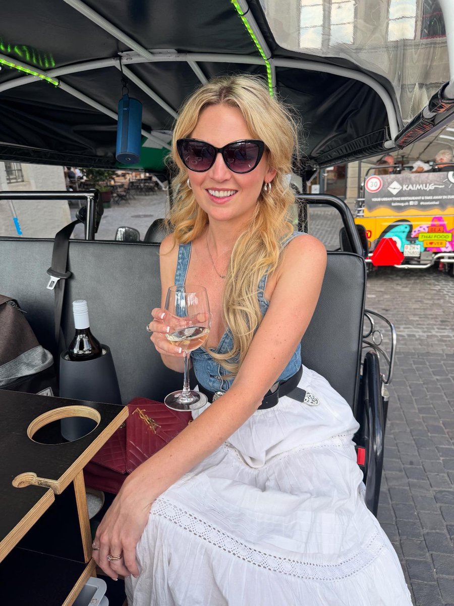 brooke_burfitt's tweet photo. The very best way to see and experience Zurich for the first time with a wine and cheese #fondue #TukTuk tour! 😄 Thank you to our wonderful and charming guide.
@ViatorTravel
#tour #zurich #switzerland #tourist #eurotrip #whitewine #swisscuisine #cheeeese https://t.co/hRIqdP2Ee8